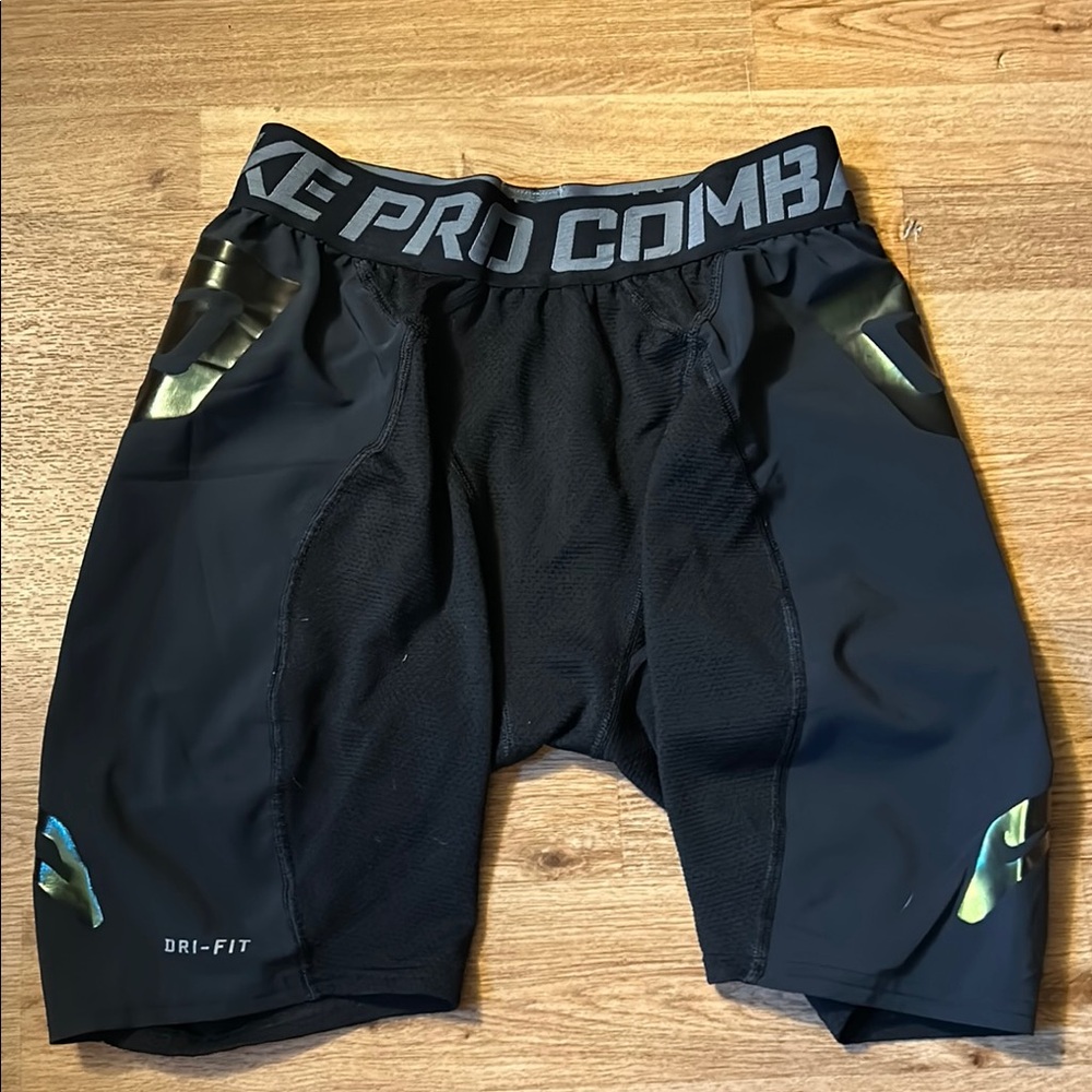 Nike Black Athletic Compression Shorts Moisture-Wicking